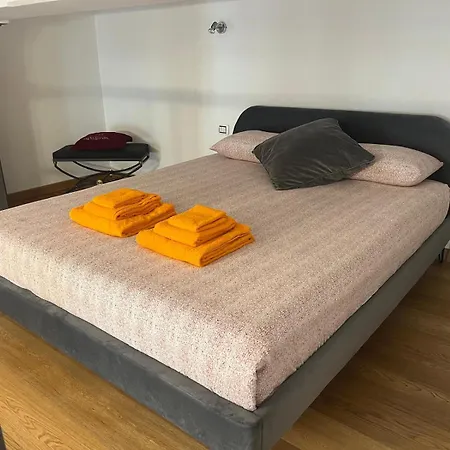 Appartement Arco Della Pace Elegante Loft *